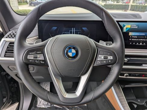 Certified 2025 BMW X5 xDrive50e w/ Parking Assistance Package image 25