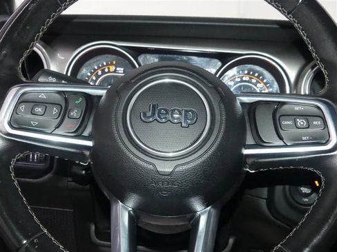 Used 2018 Jeep Wrangler Unlimited Sahara image 29