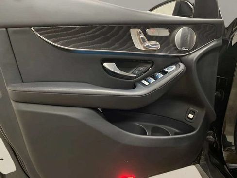 Used 2017 Mercedes-Benz GLC 300 4MATIC image 16