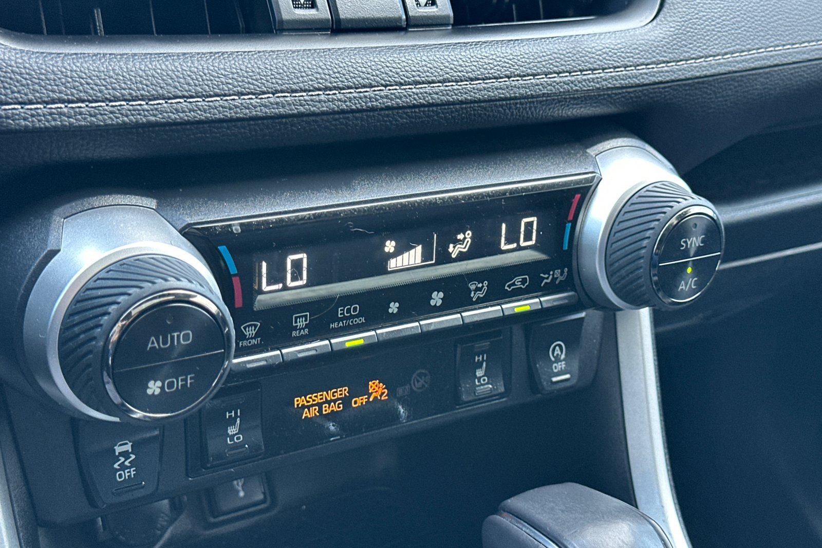Certified 2022 Toyota RAV4 XLE Premium AWD/4WD image 20