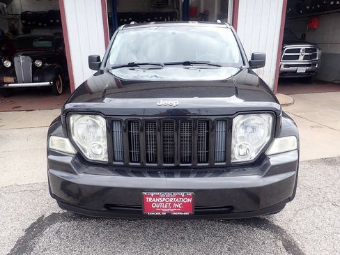 Used 2010 Jeep Liberty Sport w/ Popular Equipment Group AWD/4WD image 3