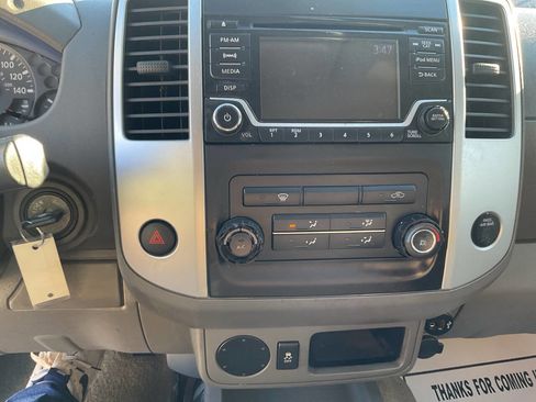 Used 2017 Nissan Frontier SV image 15