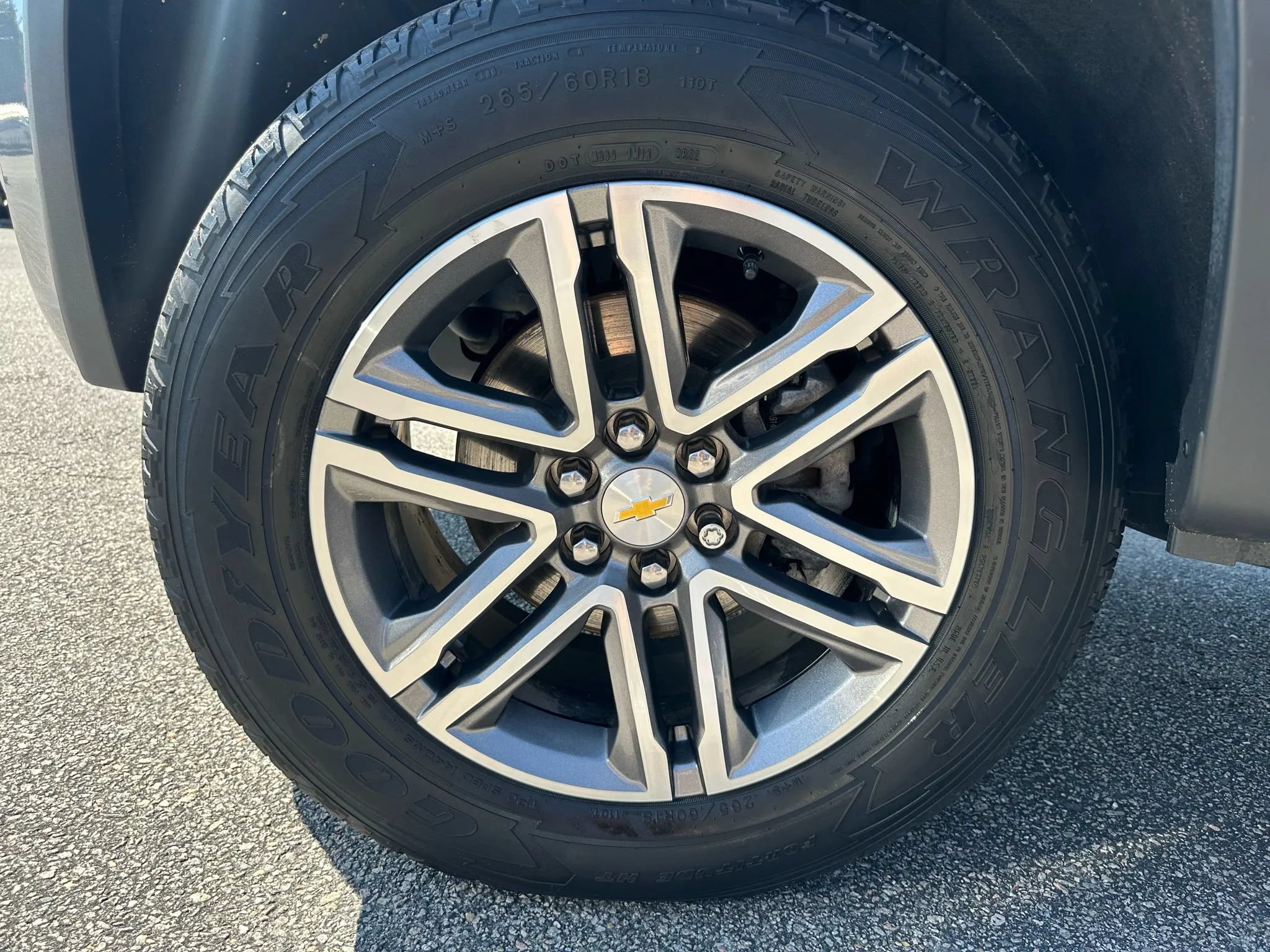 Used 2022 Chevrolet Colorado LT w/ Luxury Package AWD/4WD image 34