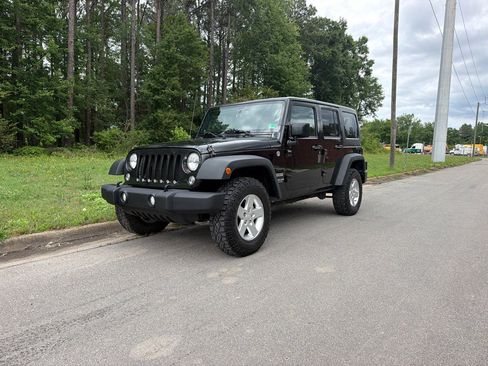 Used 2014 Jeep Wrangler Unlimited Sport w/ Quick Order Package 23S AWD/4WD image 2