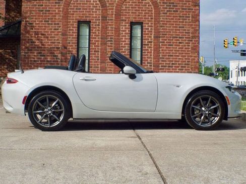 Used 2018 MAZDA MX-5 Miata Grand Touring RWD image 4