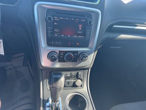 Used 2015 GMC Acadia SLE AWD/4WD image 26