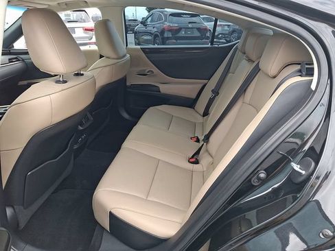 Used 2020 Lexus ES 350 w/ Premium Package FWD image 10