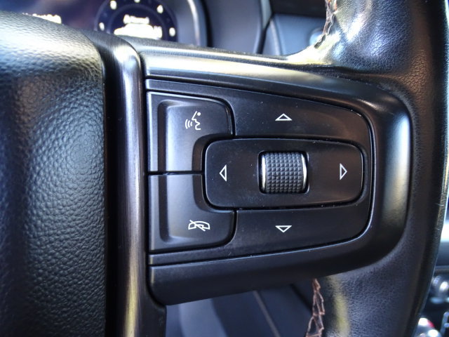 Used 2023 GMC Yukon XL AT4 w/ LPO, Floor Liner Package AWD/4WD image 9