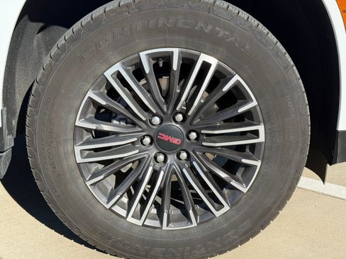 Used 2025 GMC Yukon Elevation image 10