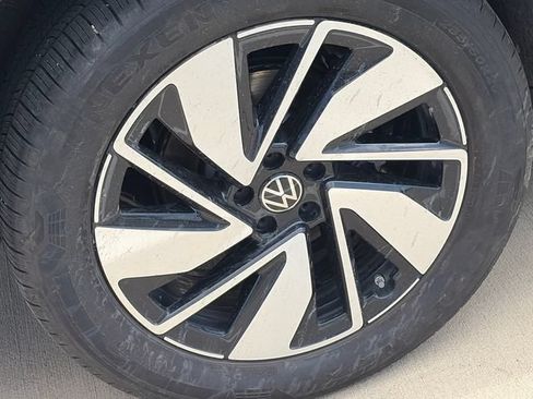 Used 2026 Volkswagen Atlas SE FWD image 10