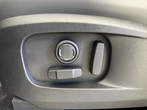 Certified 2025 Land Rover Defender 110 S image 24