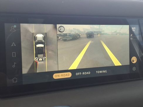 Used 2020 Land Rover Defender 110 First Edition image 27