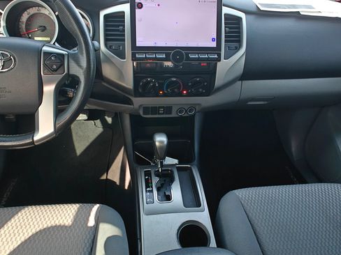 Used 2014 Toyota Tacoma PreRunner w/ SR5 Package RWD image 46