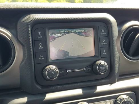 Used 2019 Jeep Wrangler Sport AWD/4WD image 21