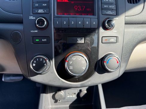 Used 2010 Kia Forte EX image 18