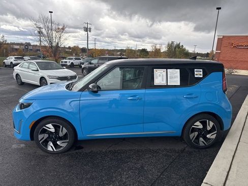 Certified 2023 Kia Soul GT-Line image 3