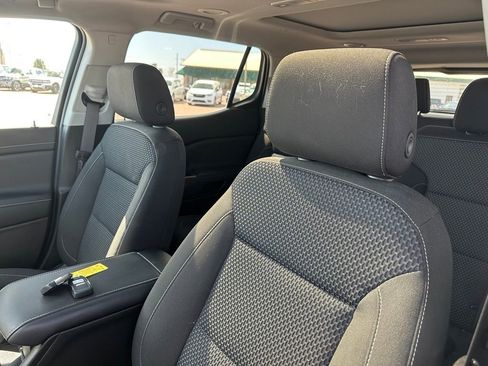 Used 2023 GMC Acadia SLE w/ Driver Convenience Package AWD/4WD image 3