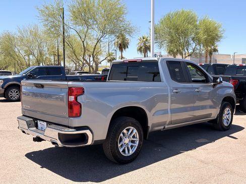 Used 2023 Chevrolet Silverado 1500 LT w/ Z71 Off-Road Package AWD/4WD image 5