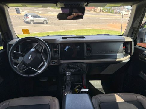 Used 2023 Ford Bronco Wildtrak AWD/4WD image 19