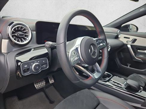Used 2023 Mercedes-Benz CLA 250 image 10