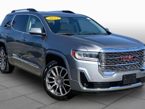 Used 2023 GMC Acadia Denali w/ Denali Ultimate Package AWD/4WD image 3