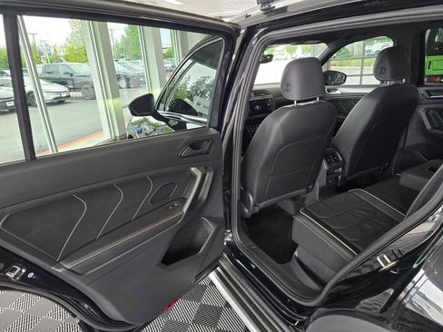 Used 2023 Volkswagen Tiguan SEL R-Line AWD/4WD image 36