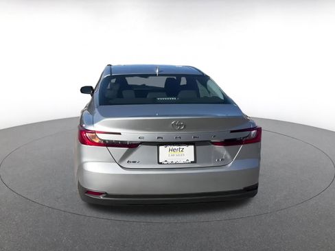 Used 2025 Toyota Camry LE image 17
