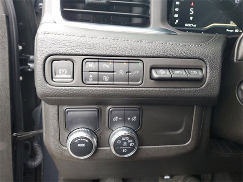 Used 2022 GMC Yukon Denali image 29
