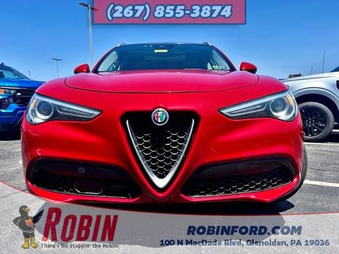 Used 2018 Alfa Romeo Stelvio AWD image 2