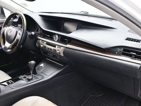 Used 2013 Lexus ES 350 w/ Premium Pkg image 27