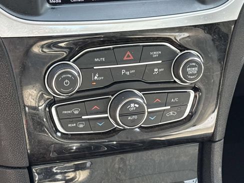 Used 2021 Chrysler 300 Touring L RWD image 35