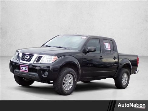 Used 2018 Nissan Frontier SV image 1