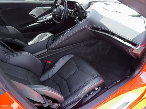 Used 2025 Chevrolet Corvette Stingray Preferred Cpe w/ Z51 Performance Package RWD image 21