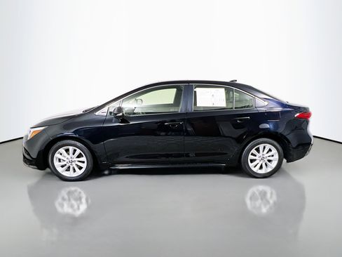 Used 2025 Toyota Corolla XLE image 9