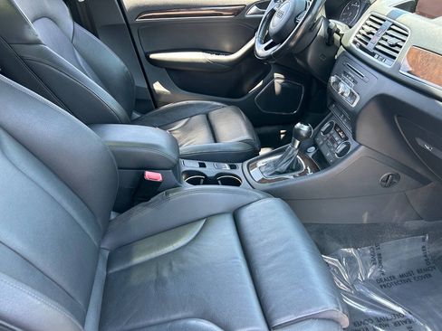 Used 2016 Audi Q3 2.0T Prestige w/ Prestige Package FWD image 10
