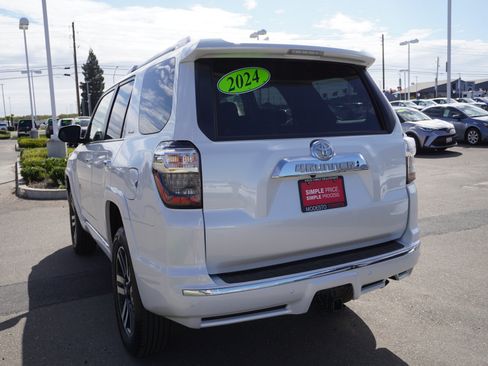 Used 2024 Toyota 4Runner Limited AWD/4WD image 8