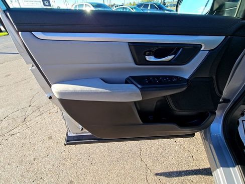 Used 2017 Honda CR-V LX image 11