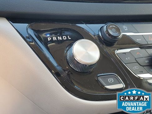 Used 2024 Chrysler Voyager LX image 19