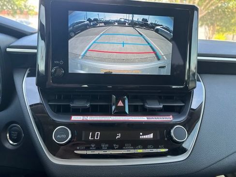 Used 2025 Toyota Corolla LE w/ Convenience Package FWD image 11