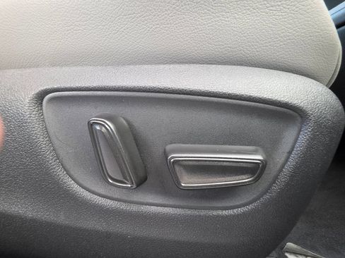 Used 2026 Toyota Sienna XLE FWD image 78