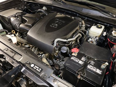 Used 2019 Toyota Tacoma TRD Off-Road image 34