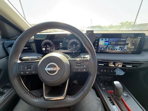 Used 2025 Nissan Kicks SR FWD image 22