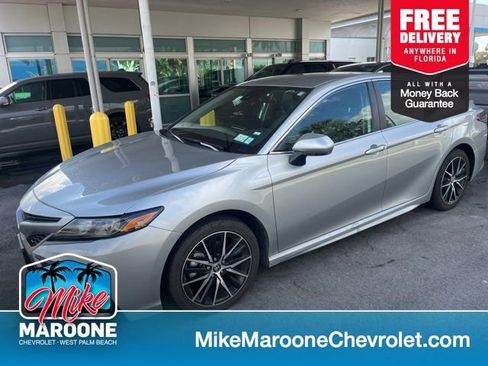 Used 2024 Toyota Camry SE image 1