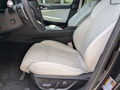 Used 2025 Genesis G70 3.3T Advanced w/ Sport Prestige Package image 20