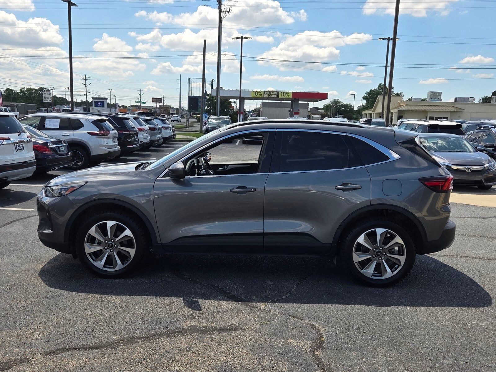 Used 2024 Ford Escape Platinum AWD/4WD image 4
