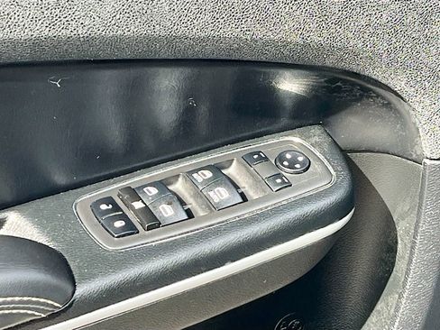 Used 2023 Chrysler 300 S w/ Comfort Group RWD image 18