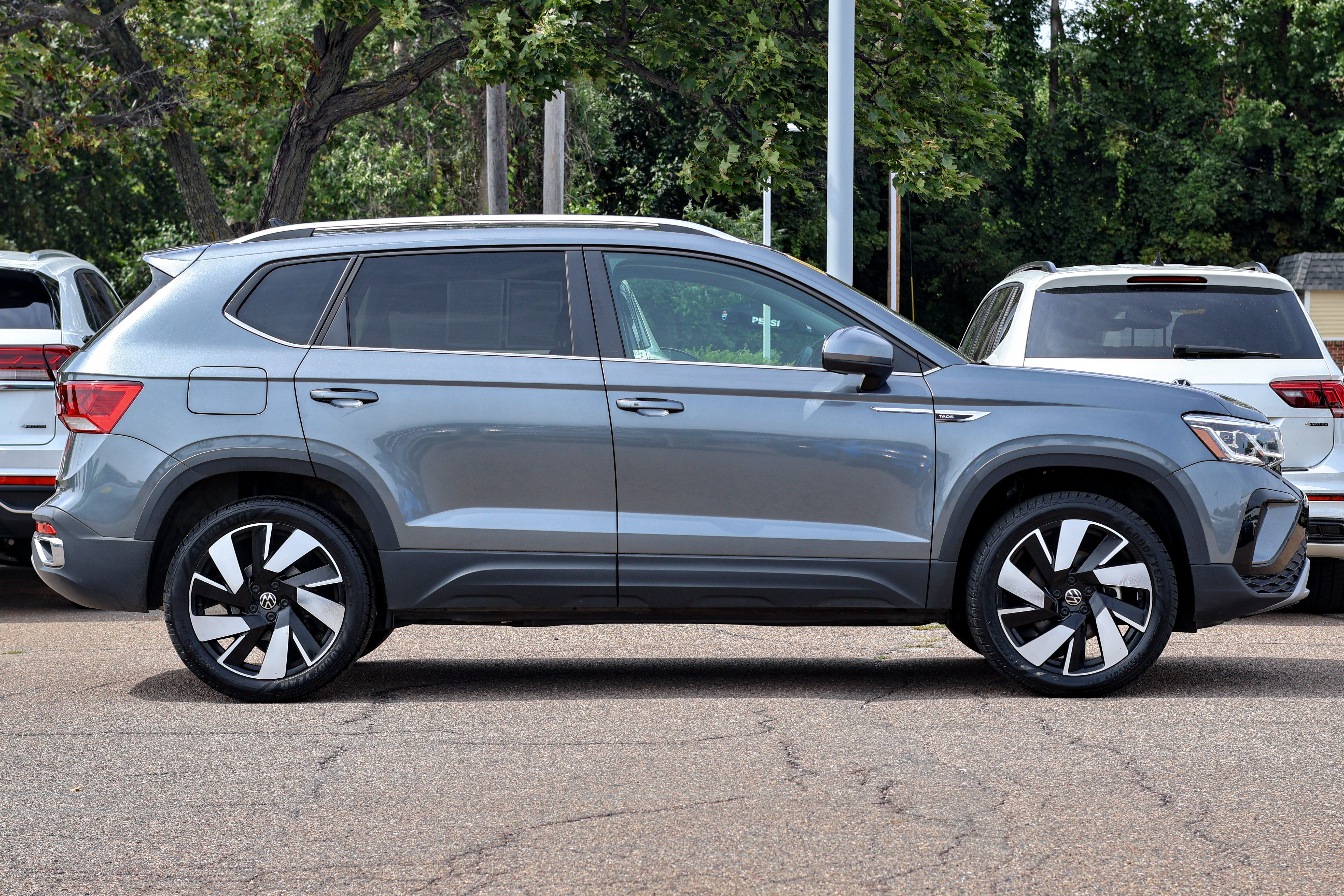 Certified 2024 Volkswagen Taos SEL AWD/4WD image 7
