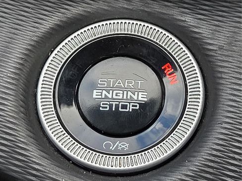 Used 2024 Jeep Grand Cherokee L Laredo image 20