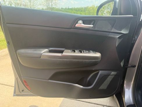 Used 2018 Kia Sportage LX AWD/4WD image 24