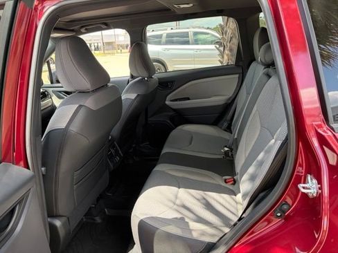 Used 2025 Subaru Forester Premium AWD/4WD image 14